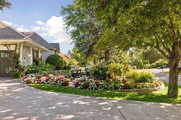 9061 Breckenridge LN, Eden Prairie, MN 55347