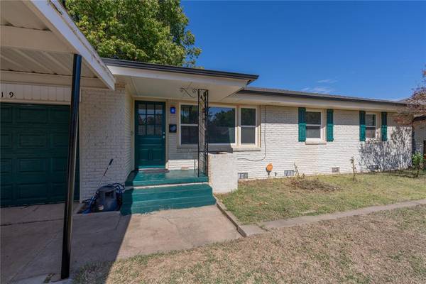 519 SW 3rd ST, Moore, OK 73160