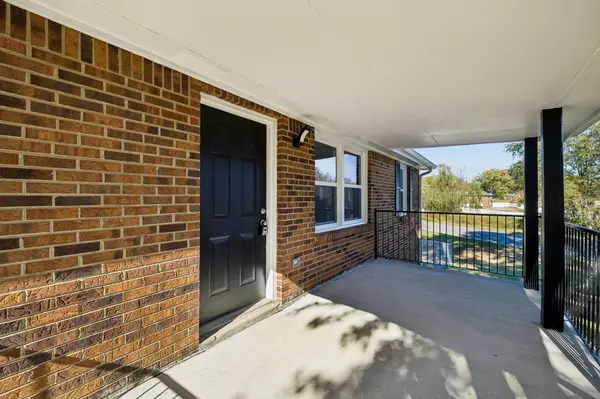 239 Raintree Dr, Clarksville, TN 37042