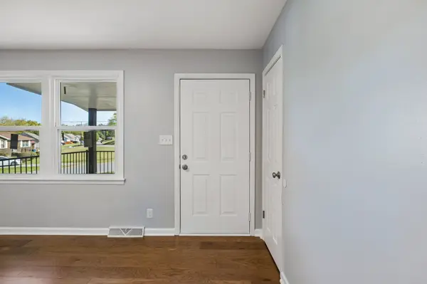 239 Raintree Dr, Clarksville, TN 37042