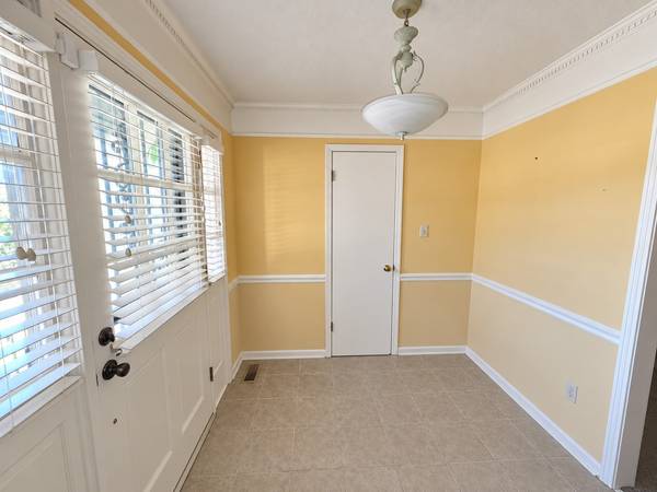 112 Whitfield Dr, Jackson, TN 38305