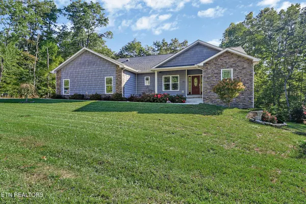 380 Mountain Preserve Pkwy, Crab Orchard, TN 37723