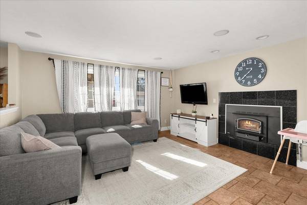 7819 E Augusta Ave, Spokane, WA 99212