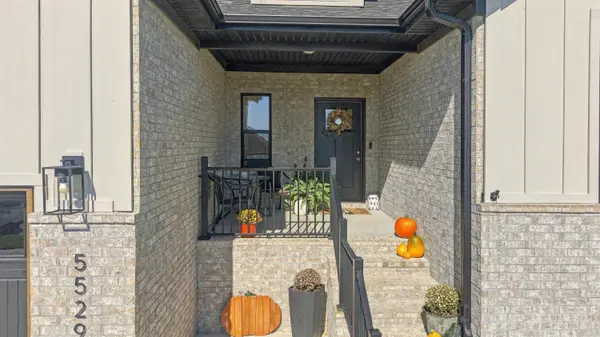 5529 E Wild Horse DR, Springfield, MO 65802