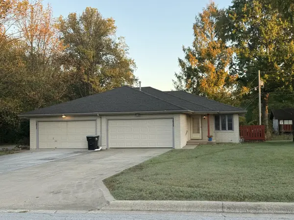 3833-3835 W Sylvania ST, Springfield, MO 65807