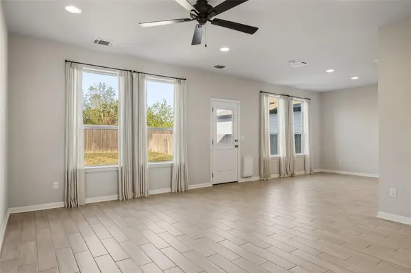 12512 Zenyatta DR, Buda, TX 78610