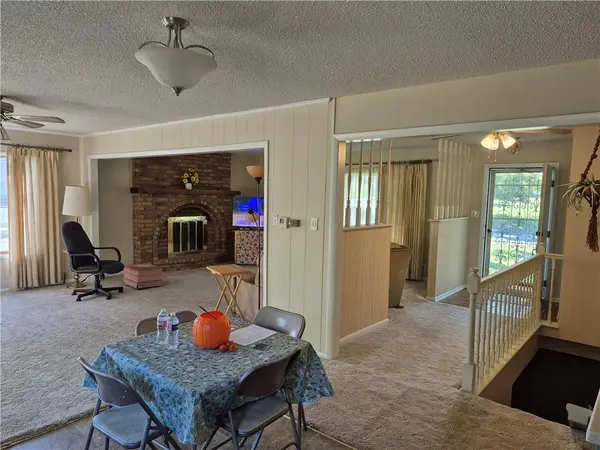 1913 Grand AVE, Leavenworth, KS 66048