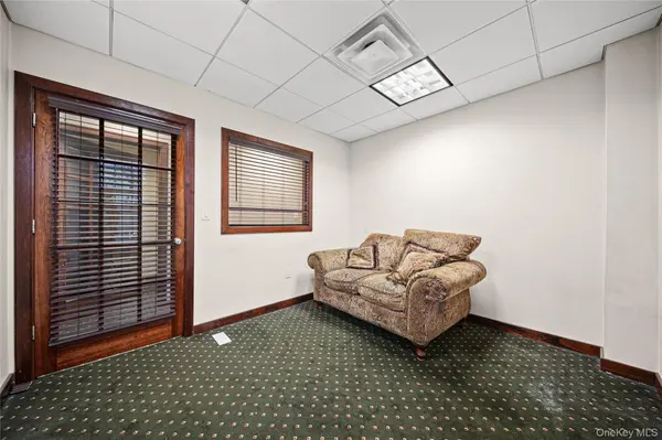21 Greene AVE #203, Amityville, NY 11701
