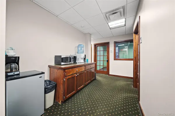 21 Greene AVE #203, Amityville, NY 11701
