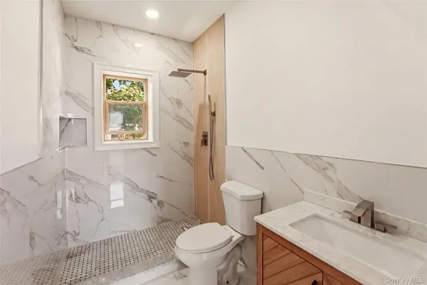 137 43rd ST, Copiague, NY 11726