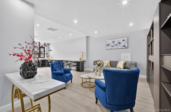 31-35 137th ST #5H, Flushing, NY 11354