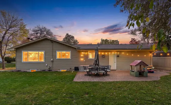 11209 Carver CT, Burnsville, MN 55337