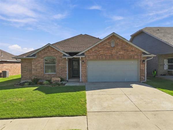 9208 Arman DR, Yukon, OK 73099