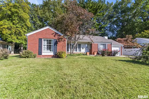 2009 GREENBRIAR RD, Springfield, IL 62704-3223