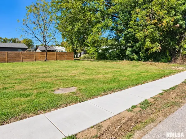 1304 S MONROE ST, Marion, IL 62959