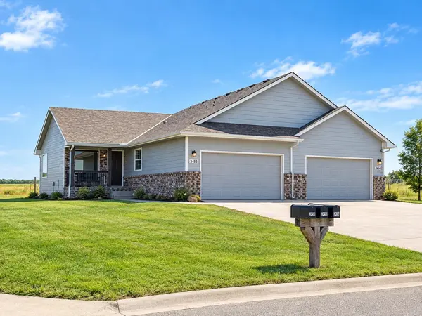 2452-2454 E Quivira St, Kechi, KS 67067