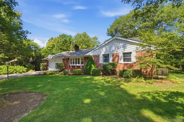 65 Drohan ST, Huntington, NY 11743