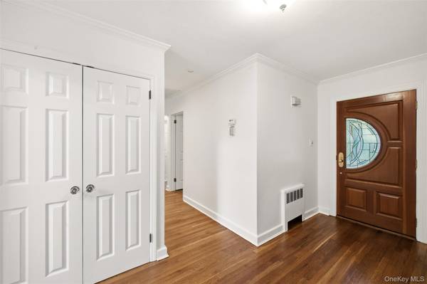 65 Drohan ST, Huntington, NY 11743