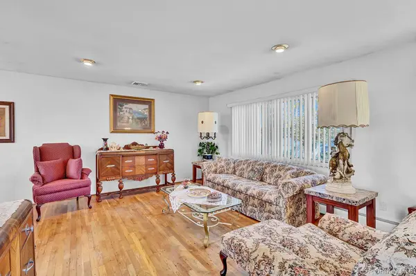 3727 Oceanside RD, Oceanside, NY 11572
