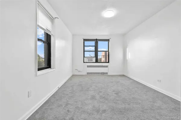 150-11 72 RD #6F, Flushing, NY 11367