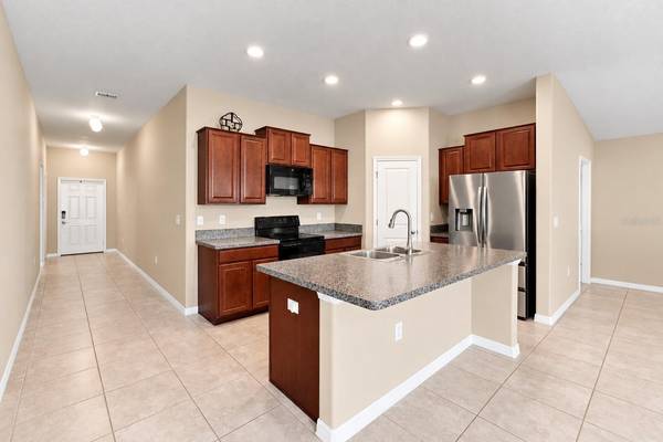 3808 KEARSNEY ABBEY CIR, Dover, FL 33527