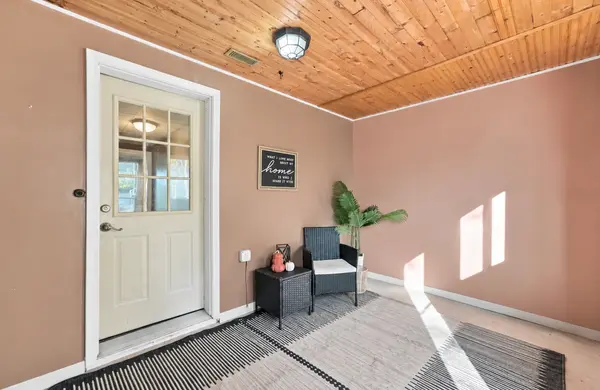 130 Birch ST SE, New London, MN 56273