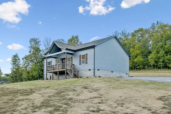 1016 Wartrace Hwy, Pleasant Shade, TN 37145