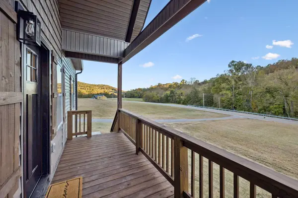 1016 Wartrace Hwy, Pleasant Shade, TN 37145