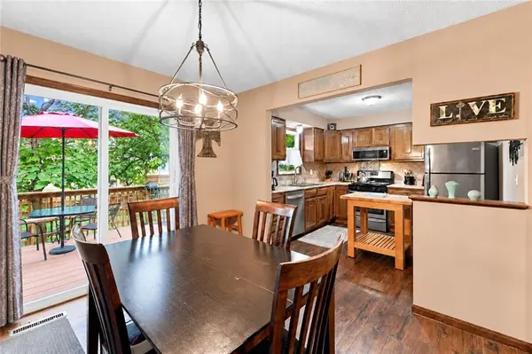 1926 4th ST, Lee's Summit, MO 64081