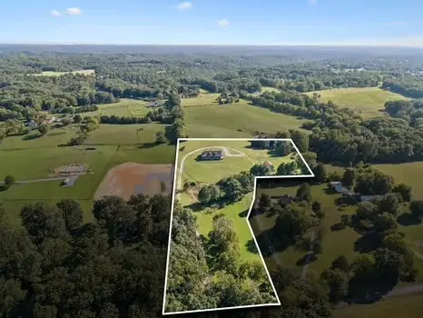 2118 Castelow Rd, Greenbrier, TN 37073