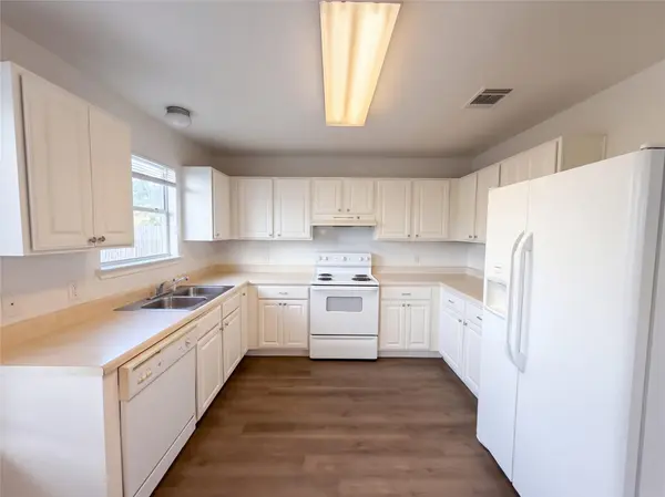 230 Phillips ST, Hutto, TX 78634
