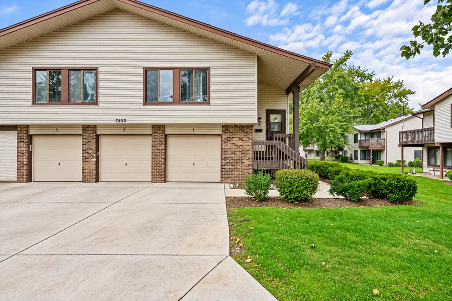 7532 Bristol LN #1, Hanover Park, IL 60133