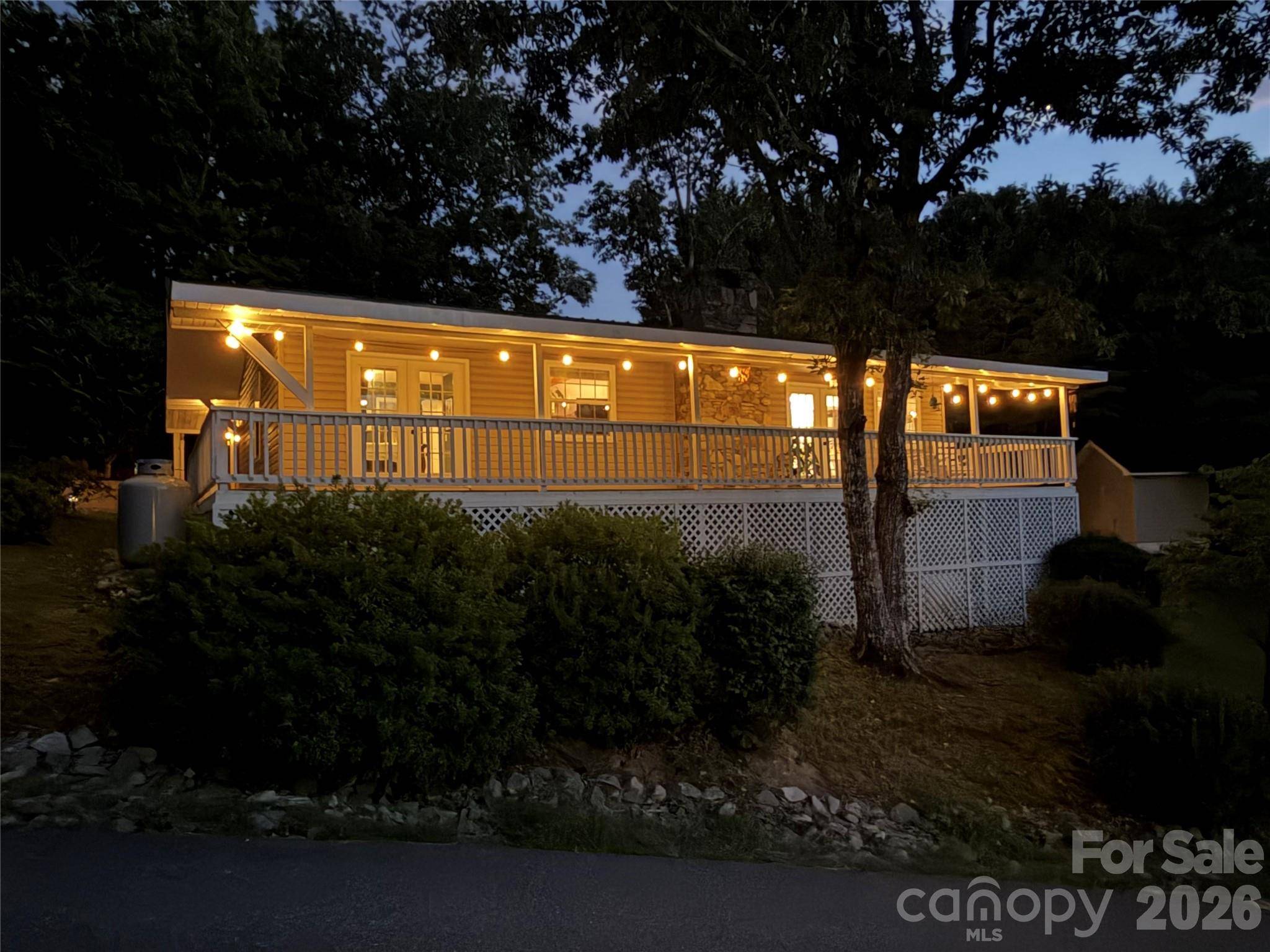 130 Sherwood DR, Lake Lure, NC 28746