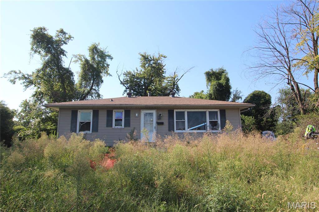 10 Lee ST, Cahokia, IL 62206