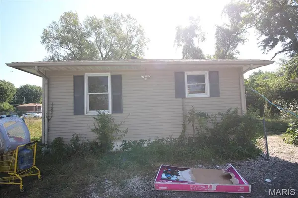 10 Lee ST, Cahokia, IL 62206