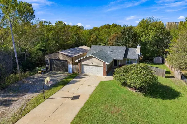315 S Oak St., Whitewater, KS 67154