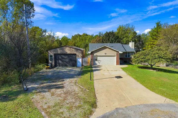 315 S Oak St., Whitewater, KS 67154