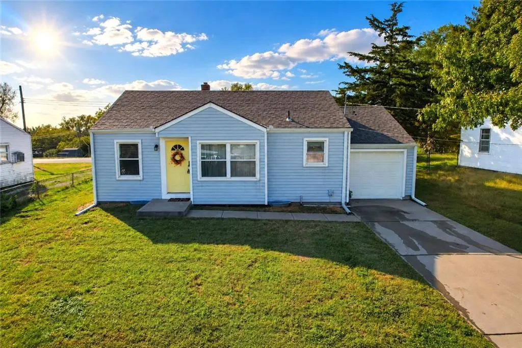 102 Westview PL, Excelsior Springs, MO 64024