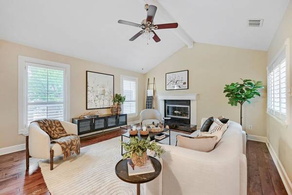 6109 Grass HOLW, Austin, TX 78750