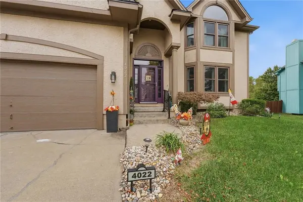 4022 SW Flintrock DR, Lee's Summit, MO 64082
