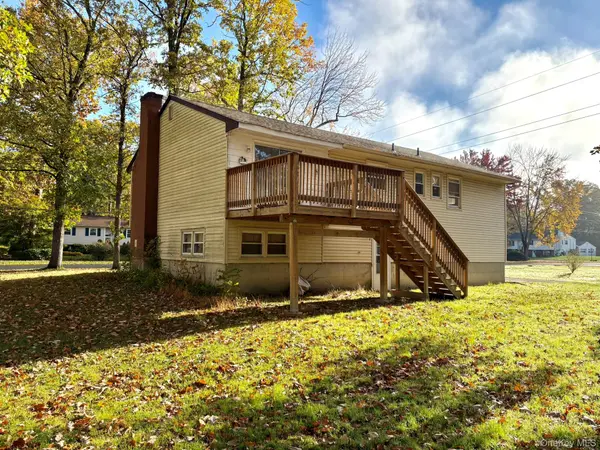28 Wildwood DR, Wappingers Falls, NY 12590