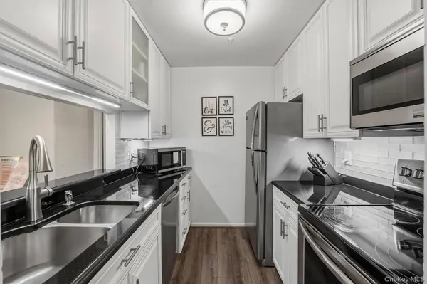 500 Pondside DR #2C, White Plains, NY 10607