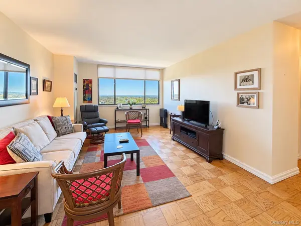 271 Grand Central Parkway #10C, Floral Park, NY 11005