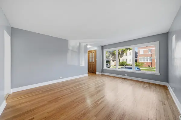 5439 W Congress Pkwy, Chicago, IL 60644