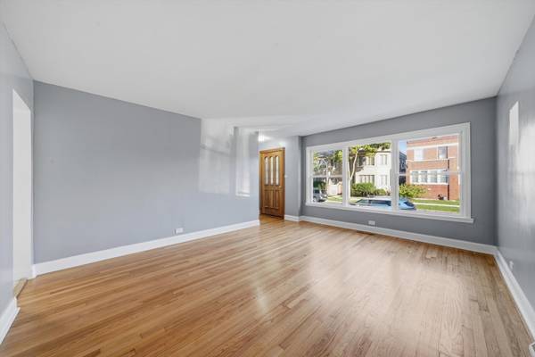 5439 W Congress Pkwy, Chicago, IL 60644