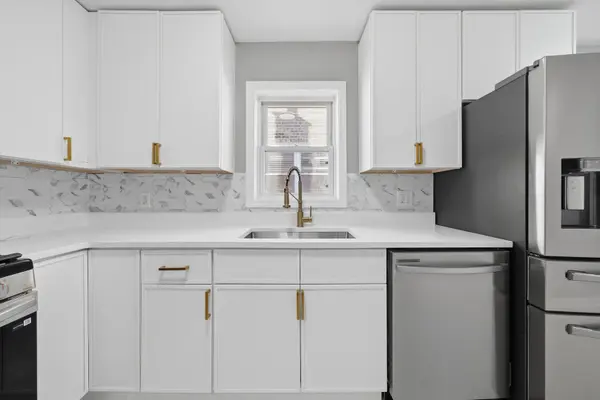 5439 W Congress Pkwy, Chicago, IL 60644