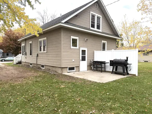 11 3rd ST SW, Melrose, MN 56352
