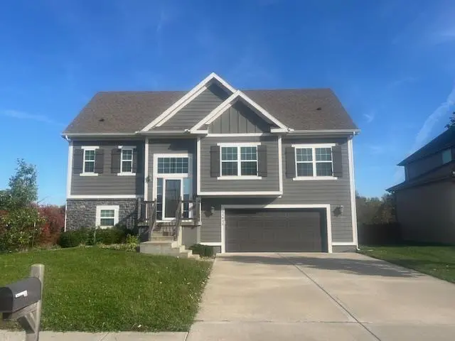 11611 N Crystal AVE, Kansas City, MO 64156