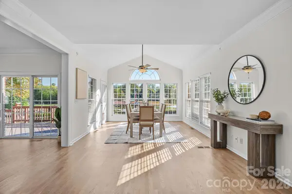 220 Chandeleur DR, Mooresville, NC 28117