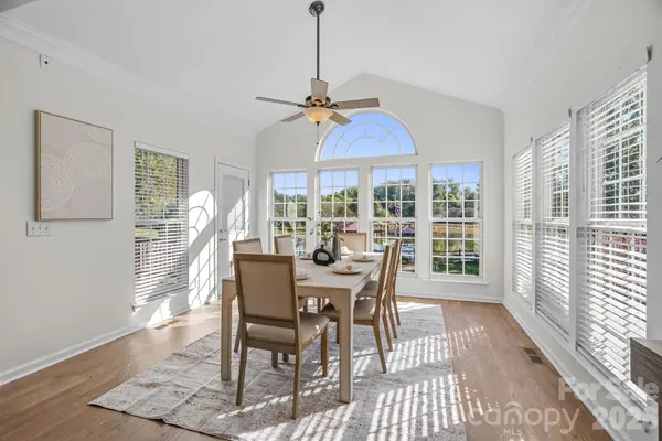 220 Chandeleur DR, Mooresville, NC 28117